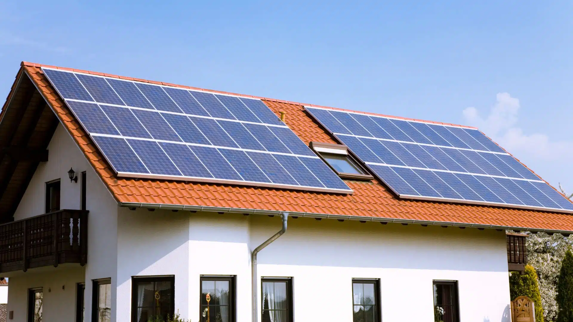 d&eacute;couvrez les avantages des panneaux photovolta&iuml;ques en 2025 : &eacute;conomies d'&eacute;nergie, r&eacute;duction de l'empreinte carbone et valorisation de votre patrimoine. adoptez une &eacute;nergie durable pour un avenir meilleur.