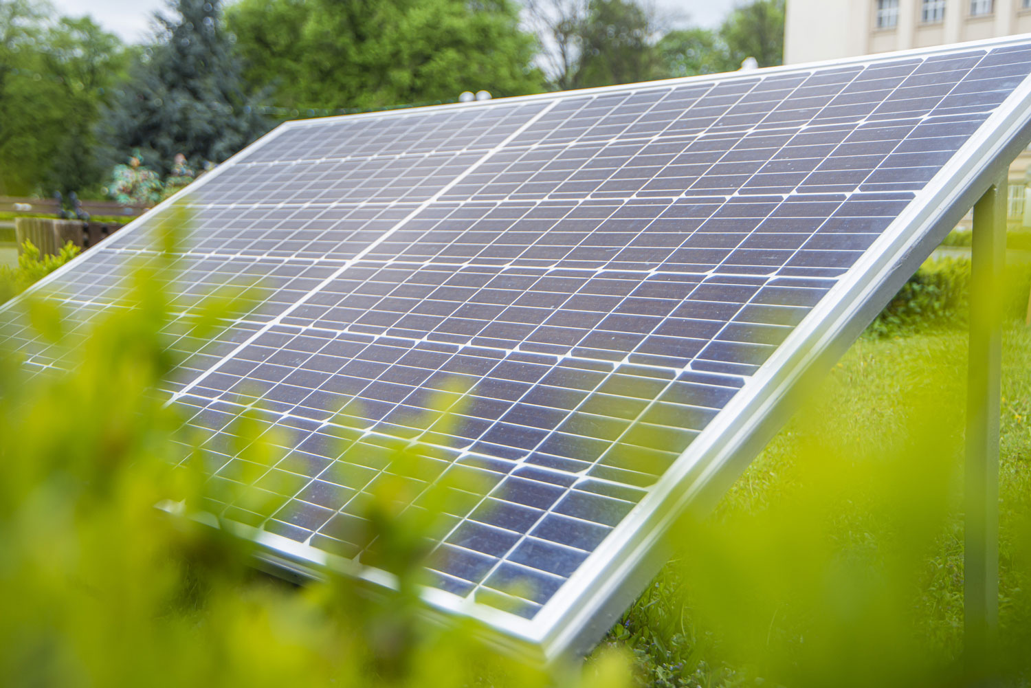 d&eacute;couvrez les avantages des panneaux photovolta&iuml;ques &agrave; quimper : &eacute;conomies d'&eacute;nergie, respect de l'environnement et valorisation de votre patrimoine. optez pour une &eacute;nergie renouvelable et r&eacute;duisez vos factures d&egrave;s aujourd'hui.