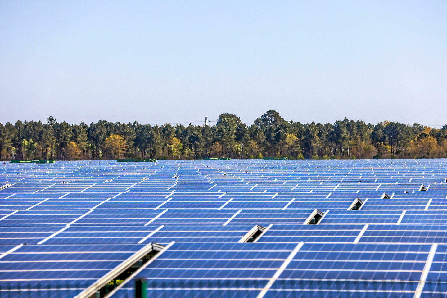d&eacute;couvrez les enjeux du d&eacute;bat photovolta&iuml;que : un &eacute;change enrichissant sur les avantages et les d&eacute;fis de l'&eacute;nergie solaire. informez-vous sur les innovations, les opportunit&eacute;s d'investissement et l'impact environnemental n&eacute;cessaire pour un avenir durable.