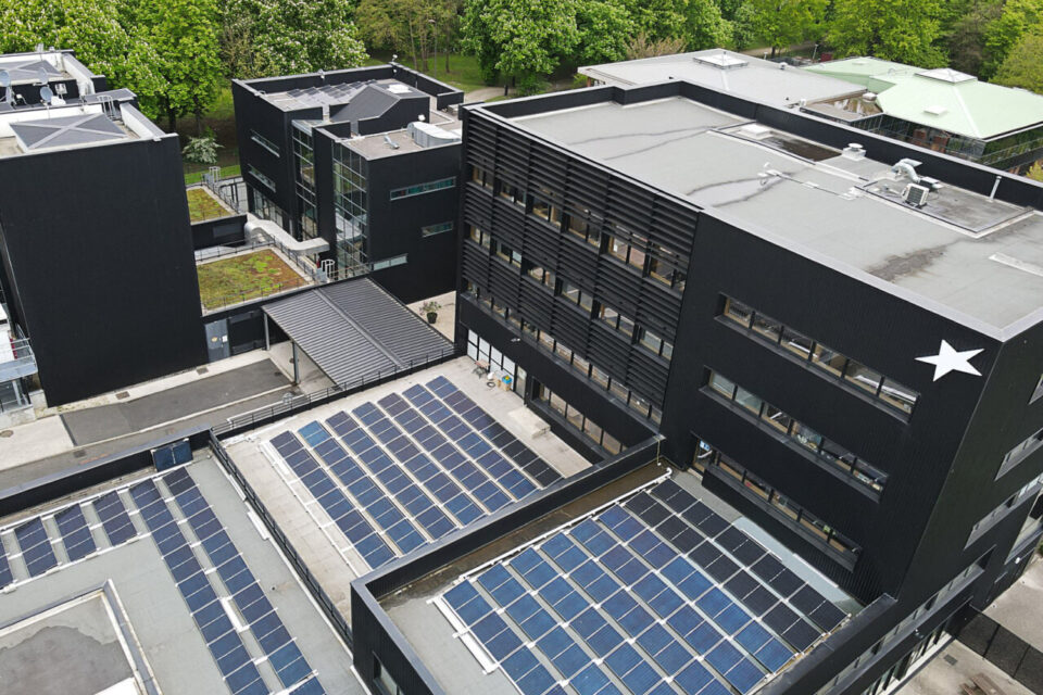 rejoignez notre forum photovolta&iuml;que &agrave; lyon pour d&eacute;couvrir les derni&egrave;res innovations en &eacute;nergie solaire, &eacute;changer des id&eacute;es avec des experts et des passionn&eacute;s, et partager vos exp&eacute;riences sur les projets photovolta&iuml;ques. ensemble, faisons avancer la transition &eacute;nerg&eacute;tique !