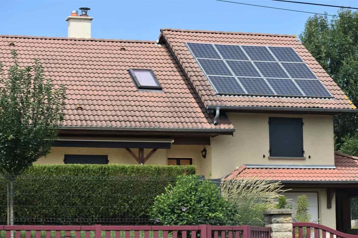 d&eacute;couvrez l'importance des avis utilisateurs sur les forums photovolta&iuml;ques pour faire le bon choix en mati&egrave;re d'&eacute;nergie solaire. informez-vous sur les exp&eacute;riences et les recommandations des internautes pour optimiser votre projet d'installation photovolta&iuml;que.