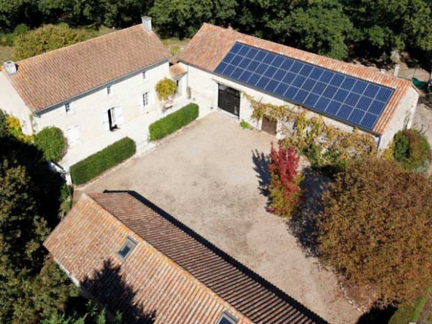 d&eacute;couvrez comment l'installation photovolta&iuml;que peut transformer votre consommation d'&eacute;nergie. profitez des avantages d'une &eacute;nergie renouvelable, r&eacute;duisez votre facture d'&eacute;lectricit&eacute; et contribuez &agrave; la pr&eacute;servation de l'environnement gr&acirc;ce &agrave; des solutions solaires innovantes et efficaces. contactez-nous pour un devis personnalis&eacute;.