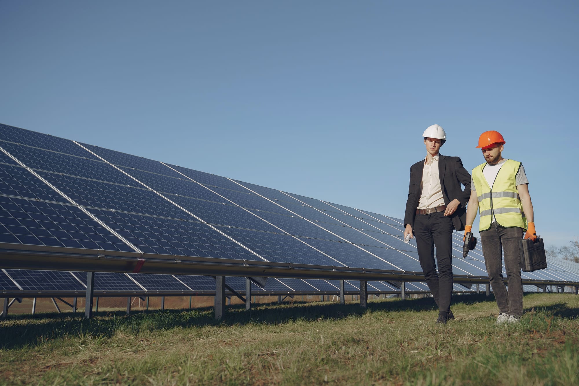 d&eacute;couvrez nos solutions d'installation photovolta&iuml;que, adapt&eacute;es &agrave; vos besoins &eacute;nerg&eacute;tiques. profitez des avantages des panneaux solaires pour r&eacute;duire votre facture d'&eacute;lectricit&eacute; et contribuer &agrave; la protection de l'environnement. contactez-nous pour un devis personnalis&eacute;.