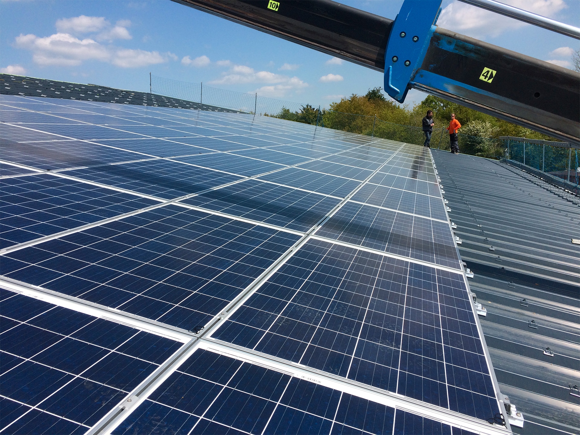 découvrez comment intégrer des systèmes photovoltaïques dans votre projet pour optimiser votre consommation d'énergie et contribuer à la transition écologique. profitez d'expertise, de conseils techniques et de solutions adaptées à vos besoins. transformez l'énergie solaire en un atout durable pour votre avenir.