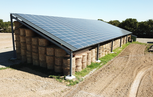 d&eacute;couvrez comment investir dans le photovolta&iuml;que pour g&eacute;n&eacute;rer des revenus durables tout en contribuant &agrave; la transition &eacute;nerg&eacute;tique. apprenez les avantages, les meilleures pratiques et les &eacute;tapes cl&eacute;s pour r&eacute;ussir votre investissement dans les &eacute;nergies renouvelables.
