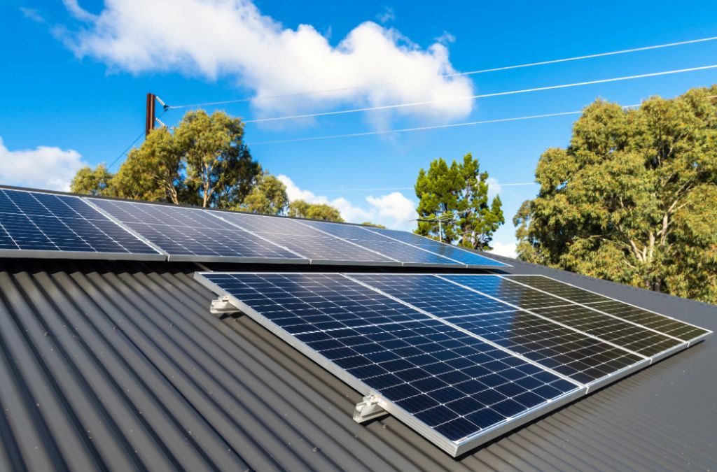 d&eacute;couvrez les avantages des panneaux photovolta&iuml;ques en 2023 : efficacit&eacute; &eacute;nerg&eacute;tique, r&eacute;duction des factures d'&eacute;lectricit&eacute; et solutions durables pour un avenir plus vert. informez-vous sur les derni&egrave;res innovations et incitations gouvernementales pour investir dans l'&eacute;nergie solaire.