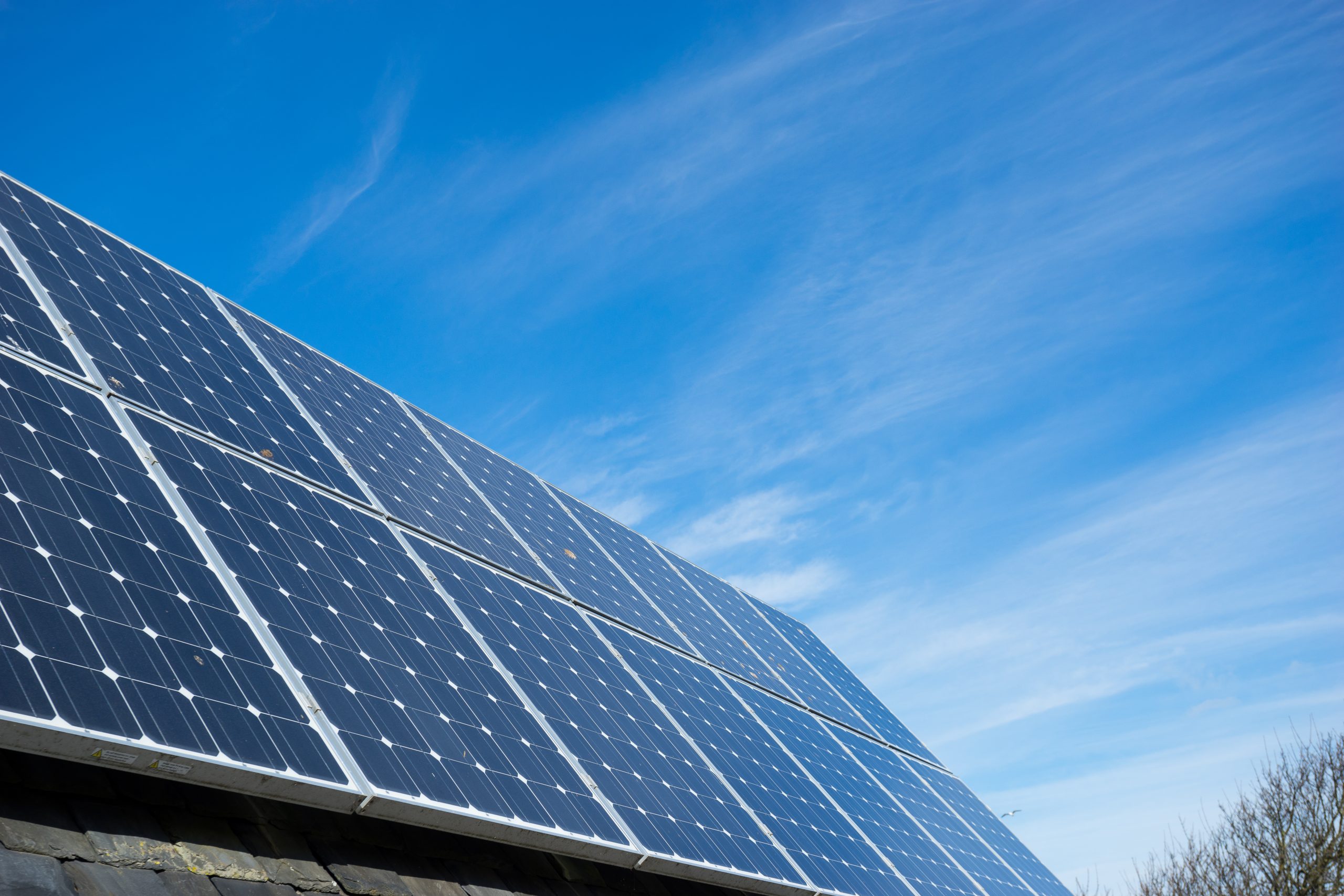 d&eacute;couvrez tout ce qu'il faut savoir sur l'&eacute;nergie photovolta&iuml;que : avantages, fonctionnement, installations et &eacute;conomies d'&eacute;nergie. transformez la lumi&egrave;re du soleil en &eacute;lectricit&eacute; et contribuez &agrave; un avenir durable gr&acirc;ce &agrave; des solutions &eacute;cologiques et &eacute;conomiques.