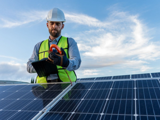 d&eacute;couvrez les avantages de l'&eacute;nergie photovolta&iuml;que : une solution durable et &eacute;conomique pour la production d'&eacute;lectricit&eacute;. informez-vous sur les technologies, l'installation et les aides financi&egrave;res disponibles pour passer &agrave; l'&eacute;nergie solaire.