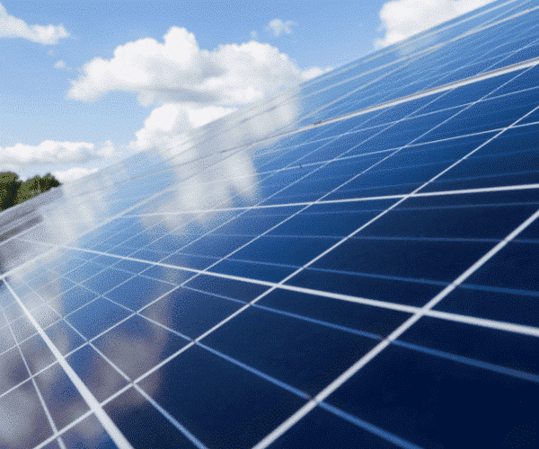 d&eacute;couvrez tout sur le photovolta&iuml;que : fonctionnement, avantages, installations et conseils pour investir dans l'&eacute;nergie solaire. transformez la lumi&egrave;re du soleil en &eacute;lectricit&eacute; et contribuez &agrave; une plan&egrave;te plus verte.