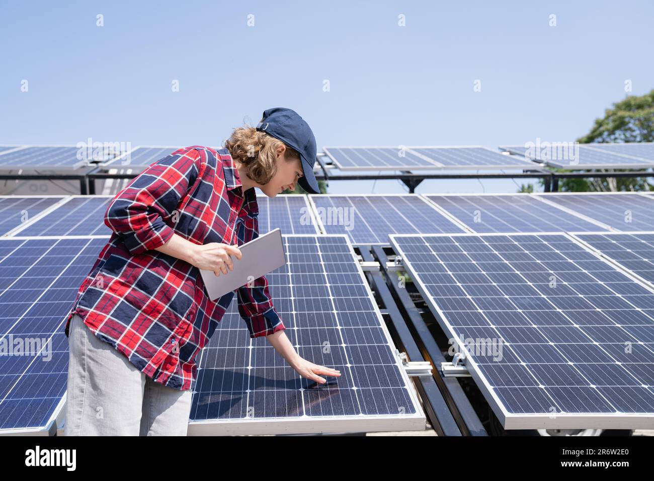 d&eacute;couvrez notre s&eacute;lection de portraits sur les forums photovolta&iuml;ques, o&ugrave; passionn&eacute;s et experts partagent leurs exp&eacute;riences, conseils et innovations dans le domaine de l'&eacute;nergie solaire pour maximiser votre compr&eacute;hension et utilisation de cette ressource durable.