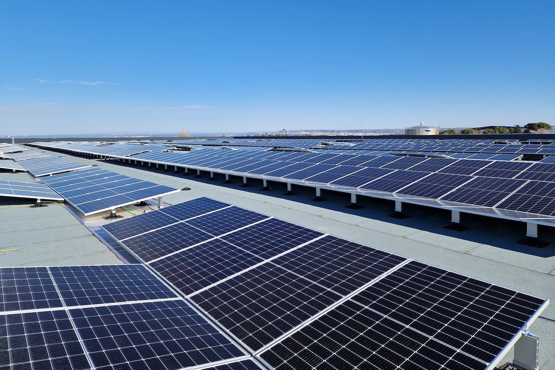 d&eacute;couvrez la gamme d&eacute;cathlon d&eacute;di&eacute;e &agrave; l'&eacute;nergie solaire : des solutions innovantes pour profiter de l'&eacute;nergie renouvelable en plein air, que ce soit pour le camping, la randonn&eacute;e ou les activit&eacute;s en ext&eacute;rieur. optez pour des &eacute;quipements fiables et durables qui vous permettront de consommer de l'&eacute;nergie propre tout en profitant de vos loisirs.