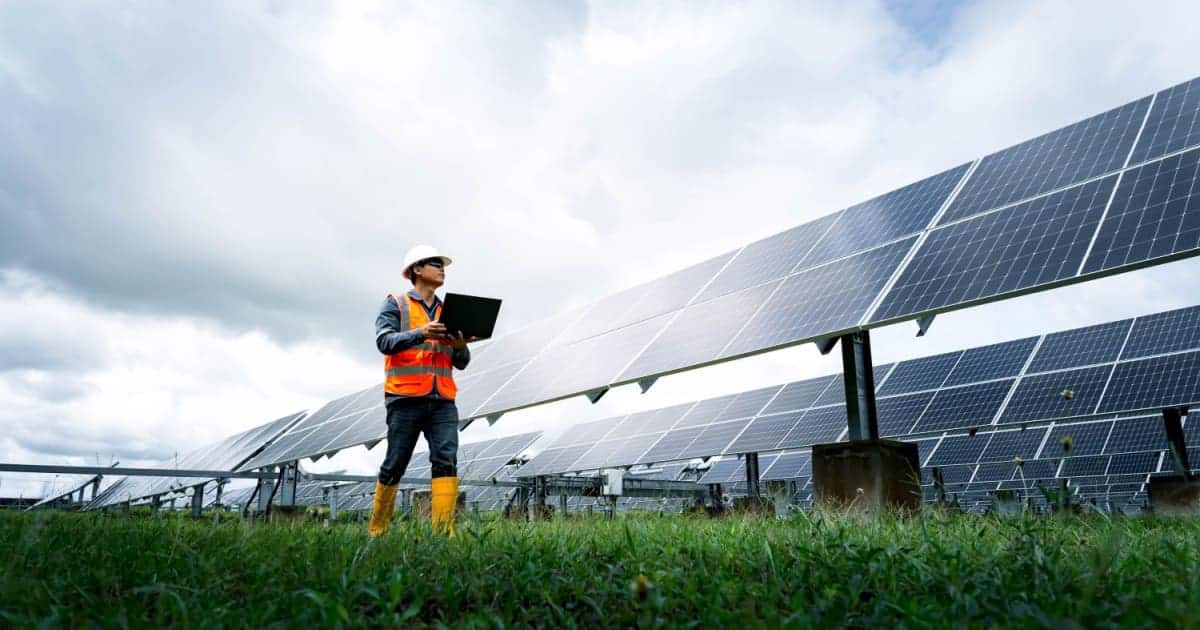 d&eacute;couvrez les tendances et innovations du photovolta&iuml;que en 2025. informez-vous sur les nouvelles technologies, les investissements pr&eacute;vus et l'impact environnemental des panneaux solaires pour un avenir &eacute;nerg&eacute;tique durable.