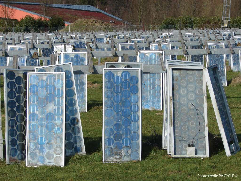 d&eacute;couvrez l'importance du recyclage des panneaux photovolta&iuml;ques pour un avenir durable. apprenez comment valoriser ces &eacute;quipements solaires en fin de vie, r&eacute;duire les d&eacute;chets et promouvoir une &eacute;conomie circulaire. informez-vous sur les m&eacute;thodes et processus de recyclage qui contribuent &agrave; la protection de notre environnement.
