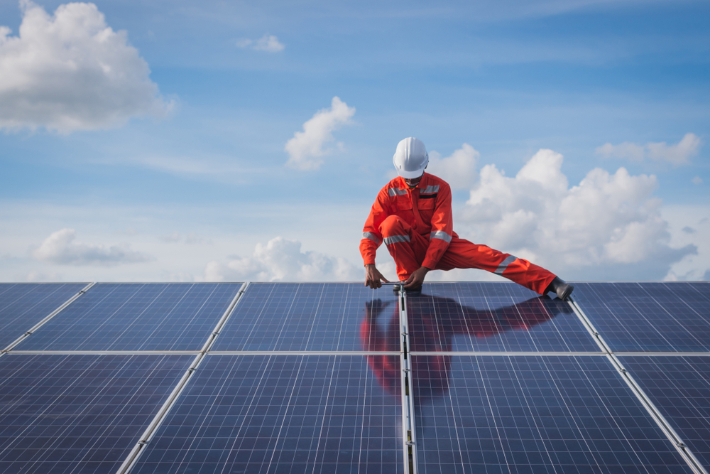 d&eacute;couvrez le solaire thermique, une solution &eacute;co-responsable pour produire de l'eau chaude et du chauffage &agrave; partir de l'&eacute;nergie du soleil. optimisez votre confort tout en r&eacute;duisant votre empreinte carbone gr&acirc;ce &agrave; cette technologie innovante.