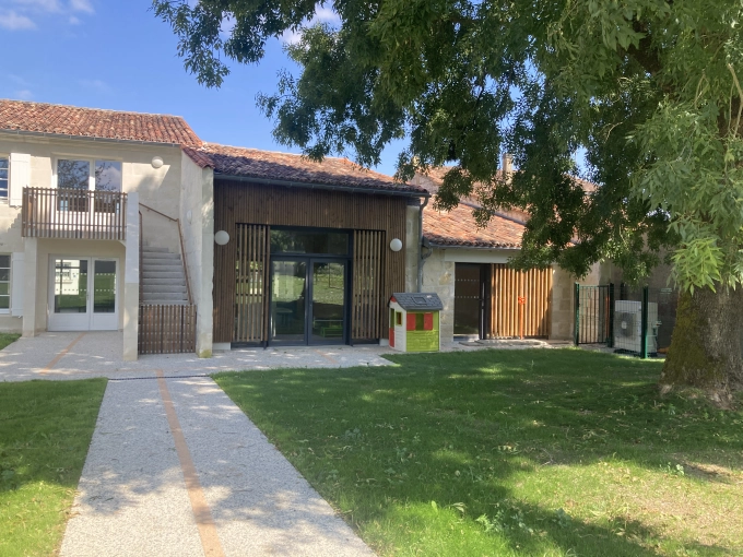 participez au forum habitat & &eacute;nergie au ch&acirc;teau d&rsquo;ol&eacute;ron, un &eacute;v&eacute;nement incontournable pour d&eacute;couvrir les solutions innovantes en mati&egrave;re d&rsquo;habitat durable et d&rsquo;efficacit&eacute; &eacute;nerg&eacute;tique.