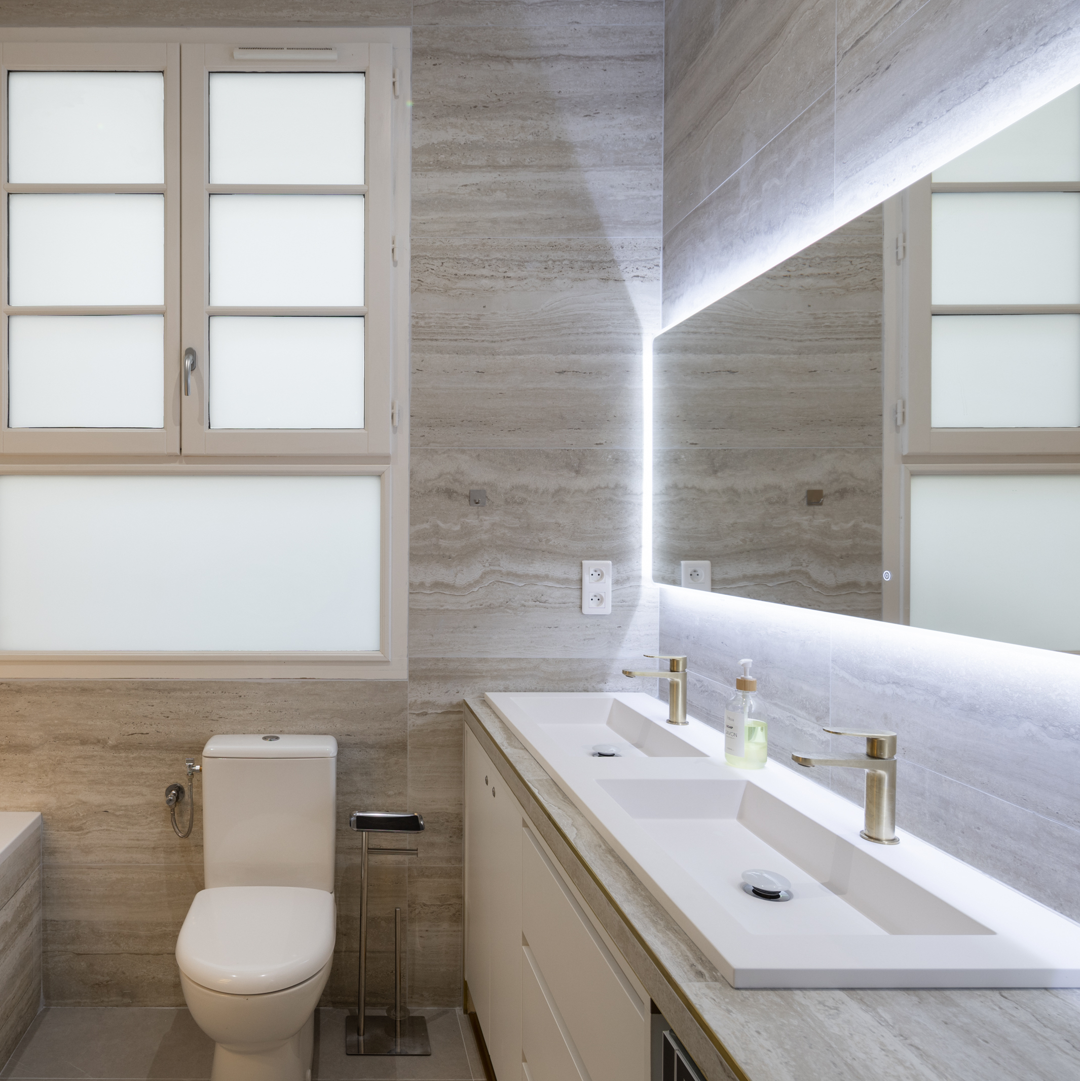 d&eacute;couvrez nos services experts de r&eacute;novation de salle de bains &agrave; paris pour un espace moderne, fonctionnel et &eacute;l&eacute;gant. transformez votre salle de bains avec des mat&eacute;riaux de qualit&eacute; et un savoir-faire professionnel.