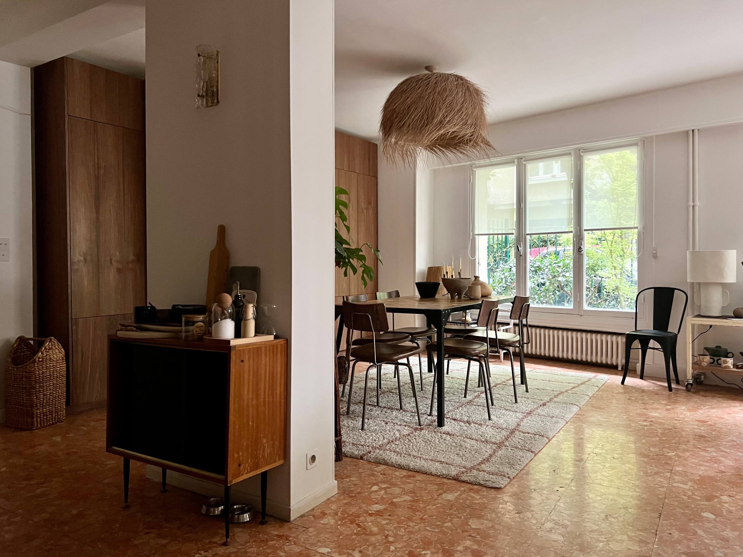d&eacute;couvrez l'expertise de lucas pour l'am&eacute;nagement de votre espace professionnel &agrave; paris. optimisez votre environnement de travail avec des solutions sur mesure et design.
